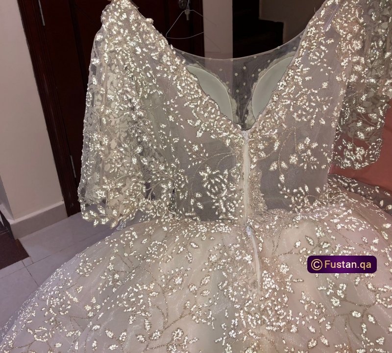 فستان زفاف لبسه واحده