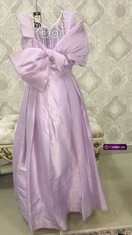 فستان للبيع او للايجار