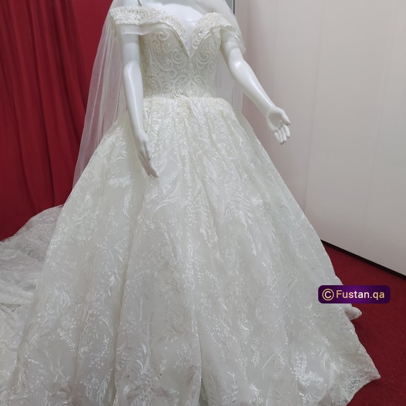 New Wedding gown for sale 