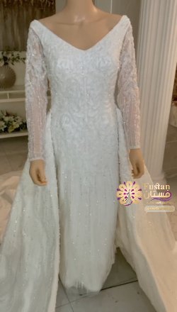 فستان للبيع