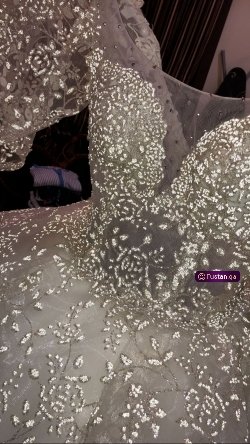 فستان زفاف لبسه واحده