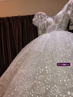 فستان زفاف لبسه واحده